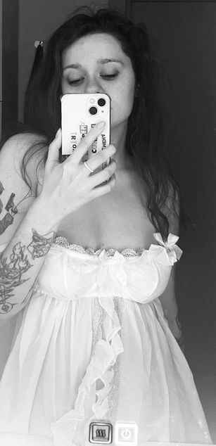 Model - Felise_Jones dildo