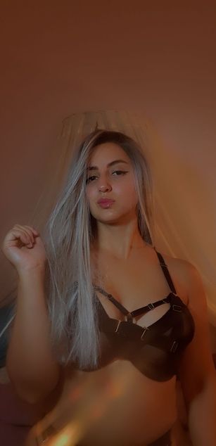 Model - scarlett_queen bigtits