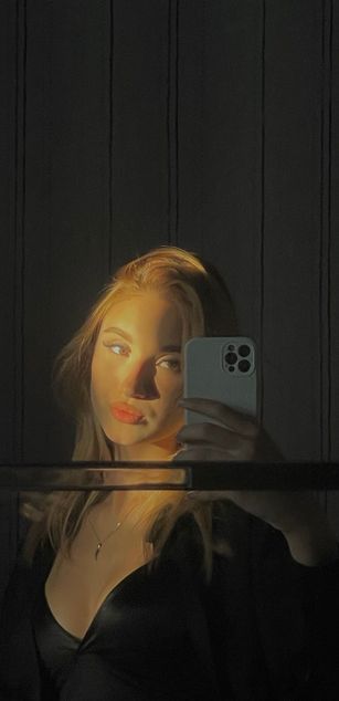 Model - DangerBella teen