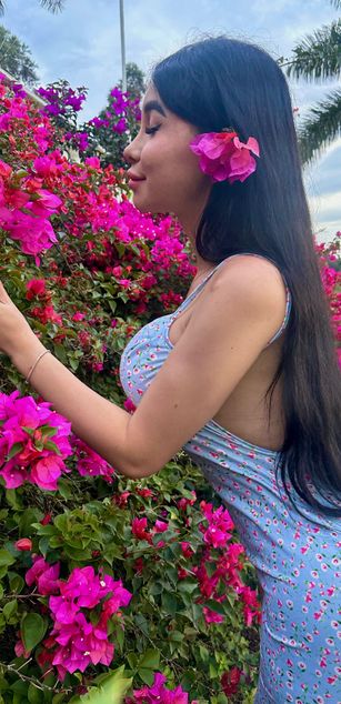 Model - Cloe whitex bigtits