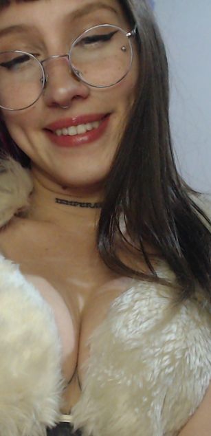 Model - Your Melody petite