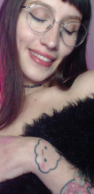 Model - Your Melody petite