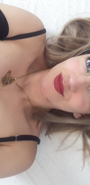 Model - Lola Santana deepthroat