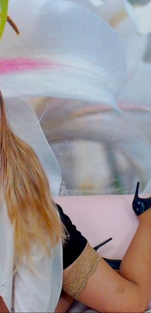 Model - LillyDiaz deepthroat