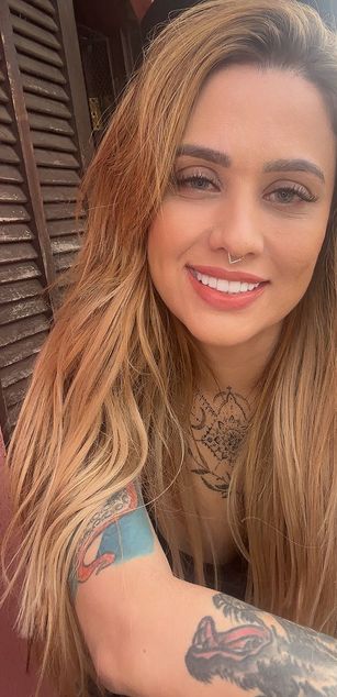 Model - Abigail Badin dirty