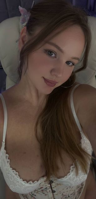 Model - Lyla blowjob