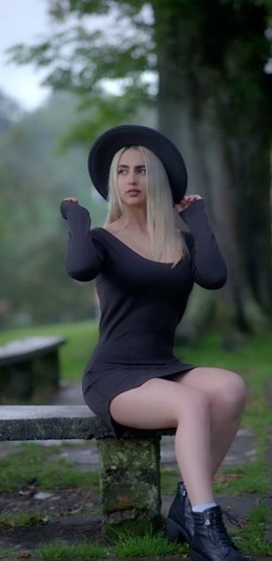 Model - scarlett_queen bigtits