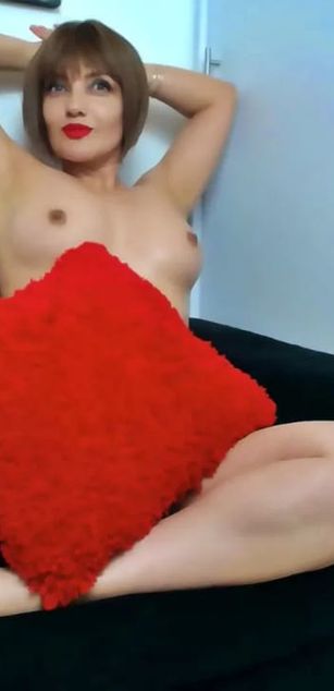 Model - Lola Santana deepthroat