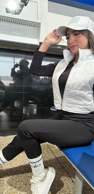 Model - Veronica Hot blowjob