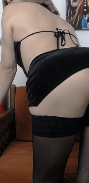 Model - Lola Santana deepthroat