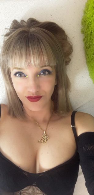 Model - Lola Santana deepthroat