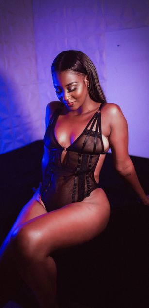 Model - Georgiass deepthroat