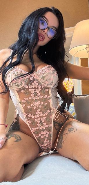 Model - kimberry bigtits