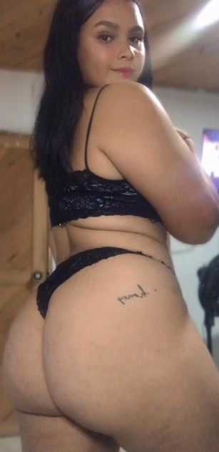 Model - caro Sweet deepthroat