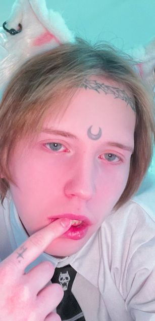 Model - Spliti_moon blowjob