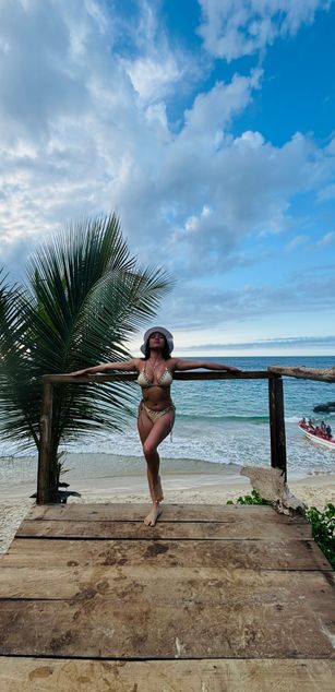 Model - Veronica Hot blowjob