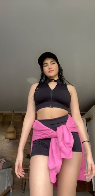 Model - Estefana caliente culo