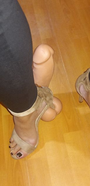 Model - Mistress Maya36 dildo