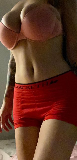 Model - MADOCVENTURA striptease