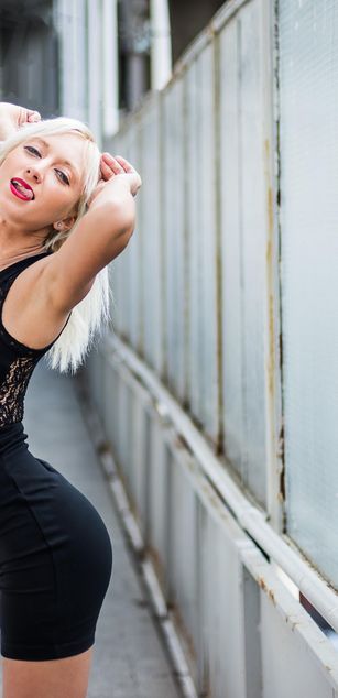 Model - NatalieBitton dildo