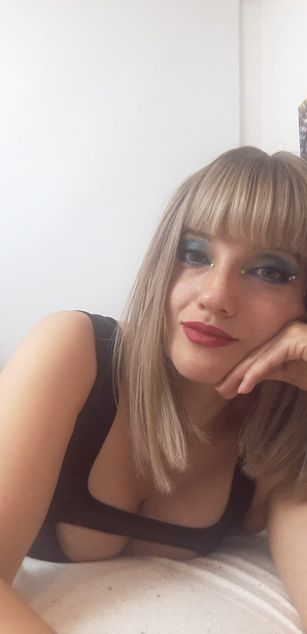 Model - Lola Santana deepthroat