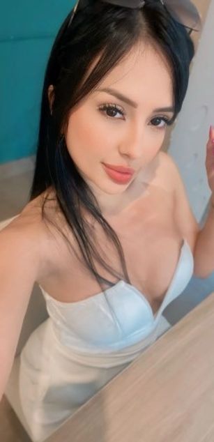 Model - JuliBray latina