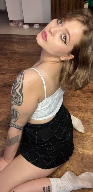 Model - Elaina Quartzz toys