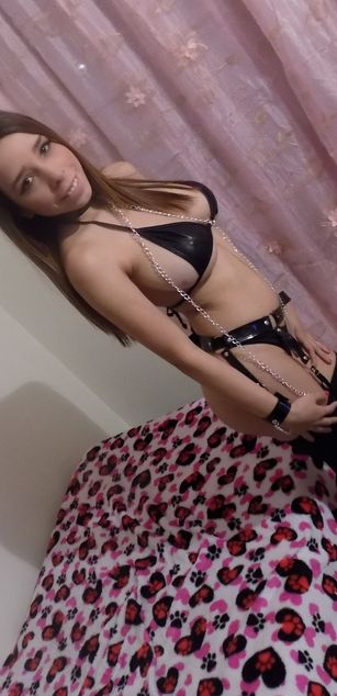 Model - skylerbennett toys