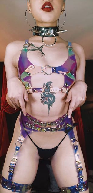 Model - Violette clerk1 sexy