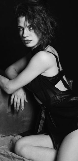 Model - MaryLune striptease