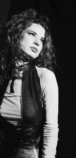 Model - MaryLune striptease