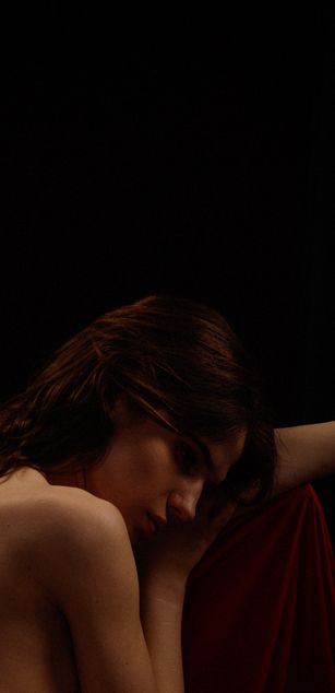 Model - MaryLune striptease