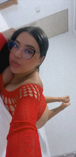 Model - dreabusty hairypussy