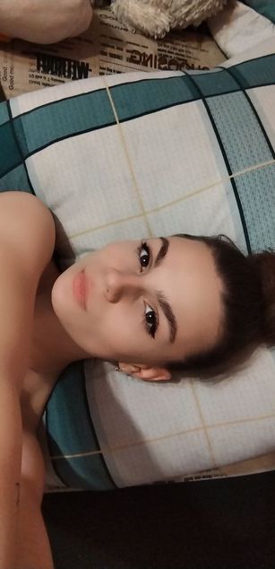 Model - EvaHair feet