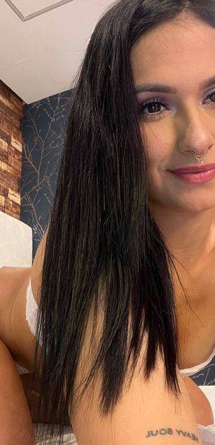 Model - Mollie Bennet blowjob