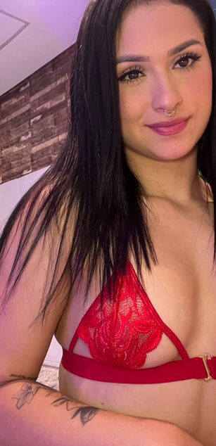 Model - Mollie Bennet blowjob