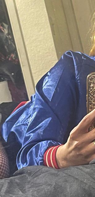 Model - Nikki Wylde legs