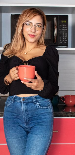 Model - Ashe Lambert Blonde