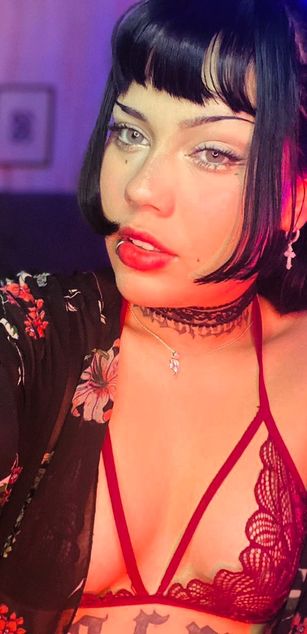 Model - Luana Marcielo deepthroat