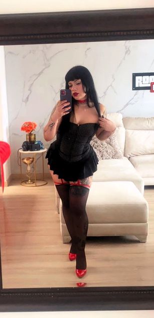 Model - Luana Marcielo deepthroat