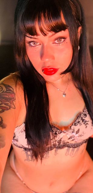 Model - Luana Marcielo deepthroat