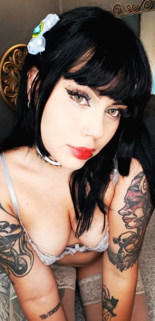 Model - Luana Marcielo deepthroat