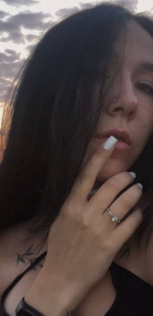 Model - Nikki bigass