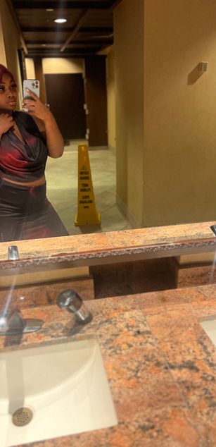 Model - richoffeka findom