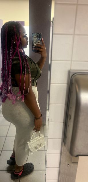 Model - richoffeka findom