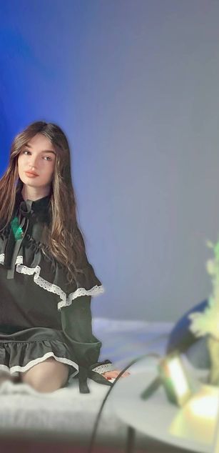 Model - Rebecca_Blanko dildo