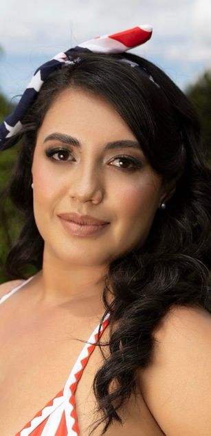 Model - AmberScottScott bigboobs