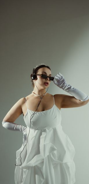 Model - Luna Night blowjob