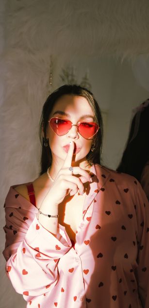 Model - Luna Night blowjob