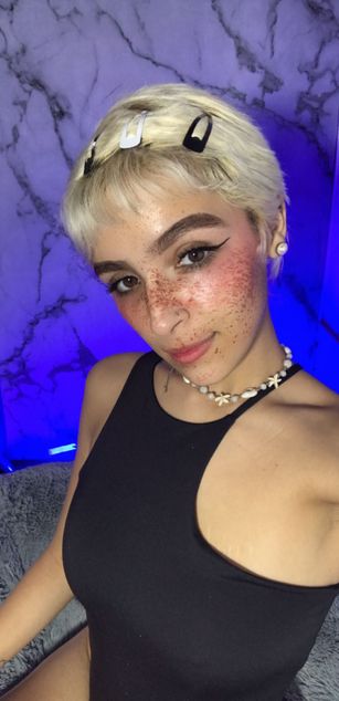 Model - KLOE HOT deepthroat